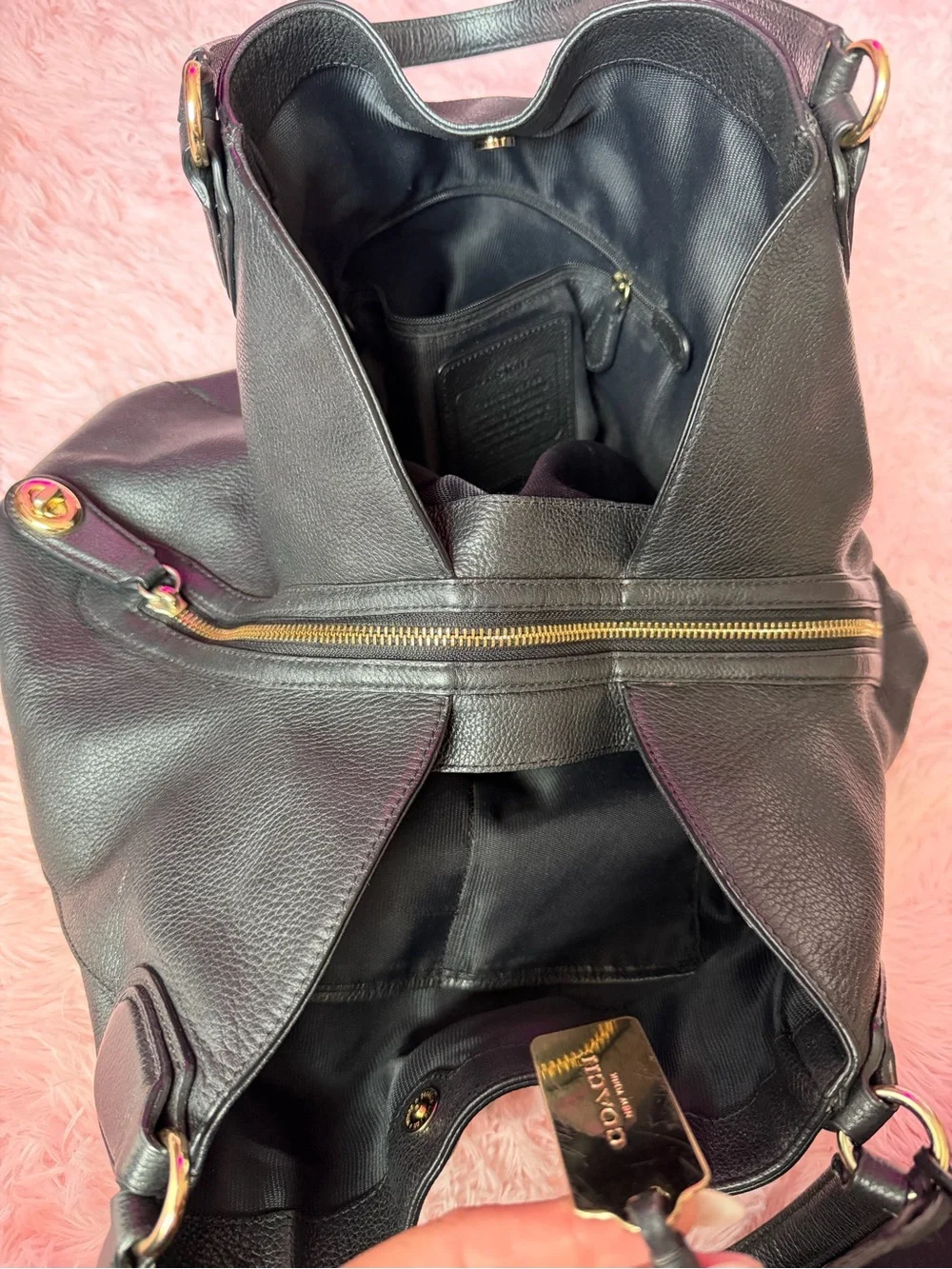 Coach Black Pebbled Leather Hobo Tote Shoulder Bag Gold Turnlock purse
